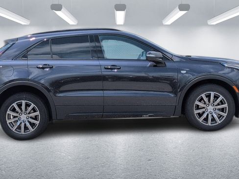 Certified 2022 Cadillac XT4 Sport w/ Enhanced Visibility Package FWD image 8