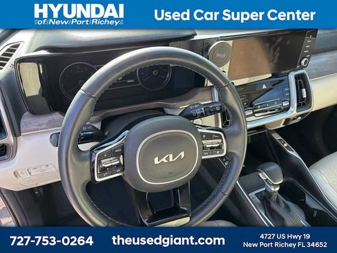 Used 2023 Kia Sorento EX image 10