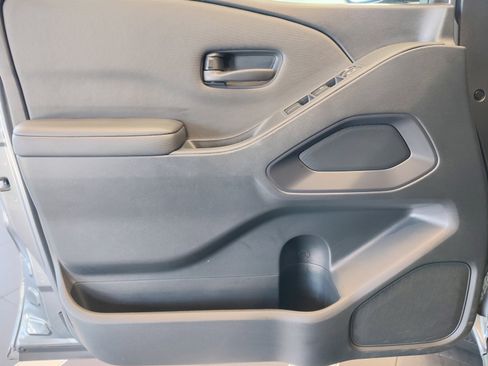 Certified 2024 Nissan Frontier S image 27