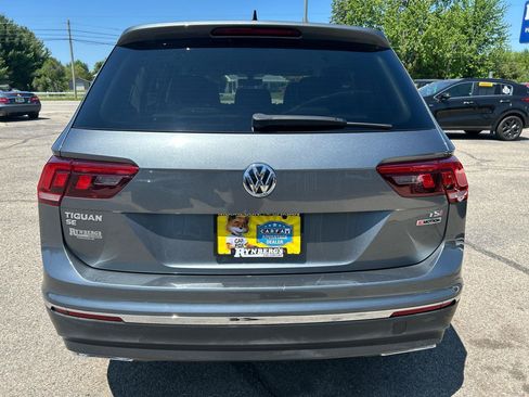 Used 2018 Volkswagen Tiguan SE w/ 3rd Row Seat Package AWD/4WD image 3