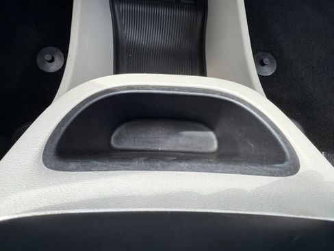 Used 2023 Chrysler Pacifica Touring-L FWD image 43