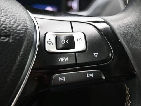 Used 2021 Volkswagen Tiguan SEL AWD/4WD image 26