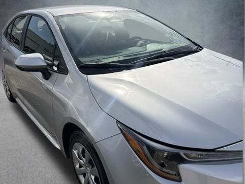 Used 2026 Toyota Corolla LE FWD image 9