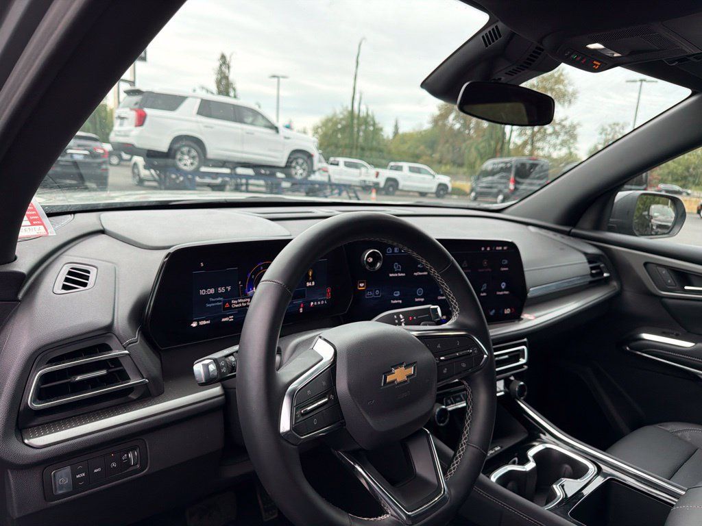 Used 2026 Chevrolet Traverse LT AWD/4WD image 10