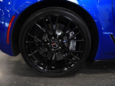 Used 2015 Chevrolet Corvette Z06 w/ 3LZ Preferred Equipment Group image 11