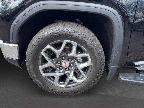 Used 2023 GMC Sierra 1500 SLT w/ SLT Premium Package AWD/4WD image 11