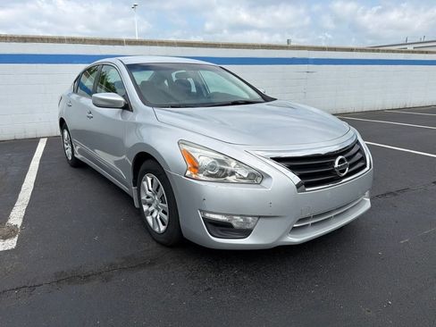 Used 2014 Nissan Altima 2.5 S FWD image 7