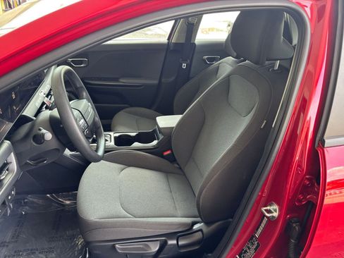Used 2025 Kia K4 FWD image 38