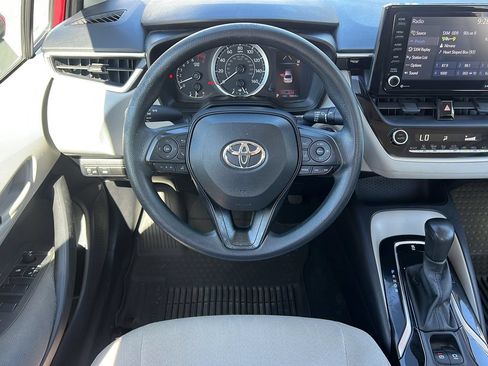 Used 2022 Toyota Corolla LE w/ LE Convenience Package FWD image 11
