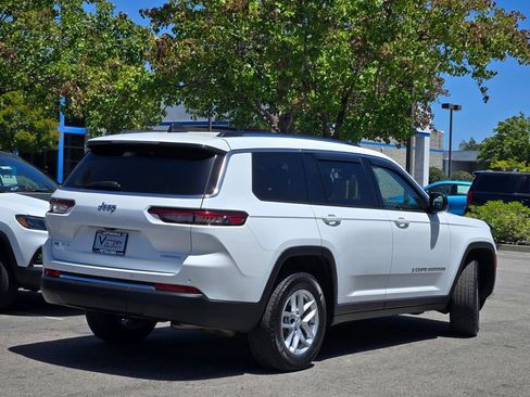 Used 2023 Jeep Grand Cherokee L Laredo AWD/4WD image 3