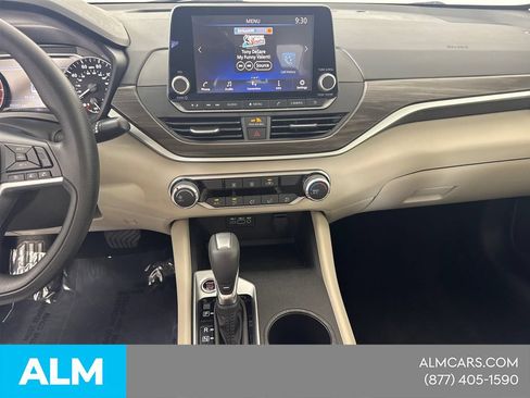 Used 2025 Nissan Altima 2.5 SV FWD image 31