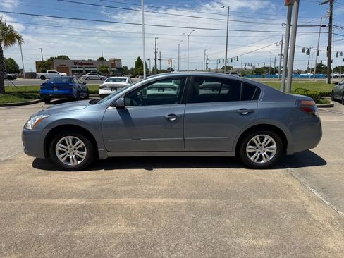 Used 2011 Nissan Altima 2.5 S w/ Convenience Pkg FWD image 2