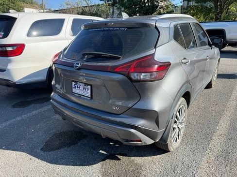Used 2023 Nissan Kicks SV FWD image 2