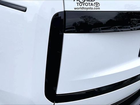 Used 2023 Land Rover Range Rover SE image 28