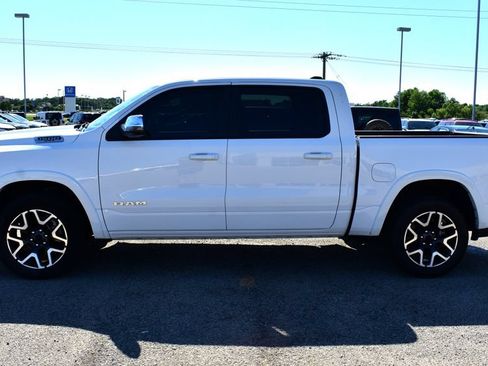 Used 2025 RAM 1500 Laramie AWD/4WD image 5
