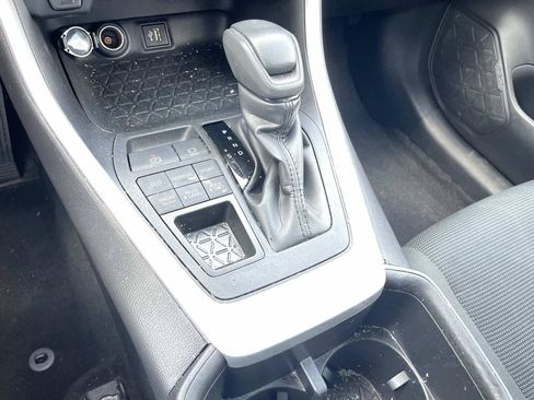 Used 2024 Toyota RAV4 LE AWD/4WD image 23