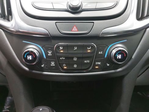 Used 2020 Chevrolet Equinox LT w/ Driver Convenience Package image 42