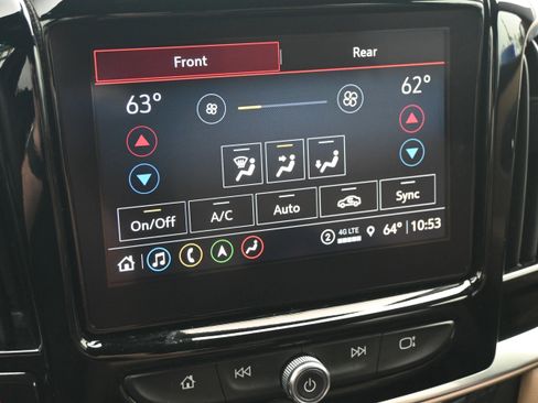 Used 2023 Chevrolet Traverse Premier FWD image 26