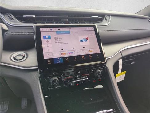 New 2025 Jeep Grand Cherokee Limited image 13