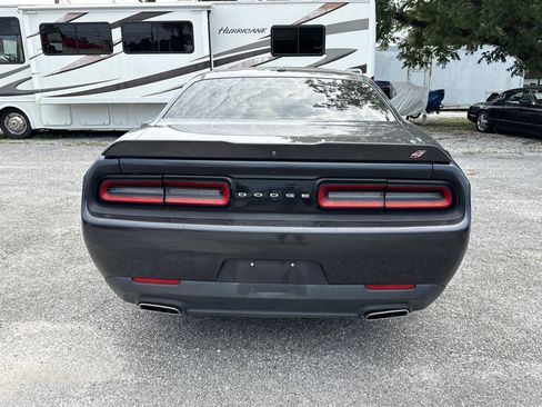 Used 2019 Dodge Challenger SXT AWD/4WD image 4