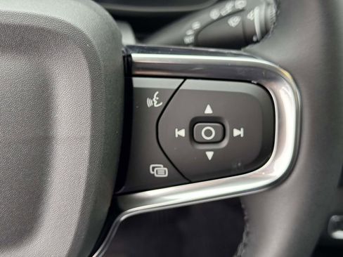Used 2025 Volvo XC40 B5 Ultra w/ Protection Package Premier image 20
