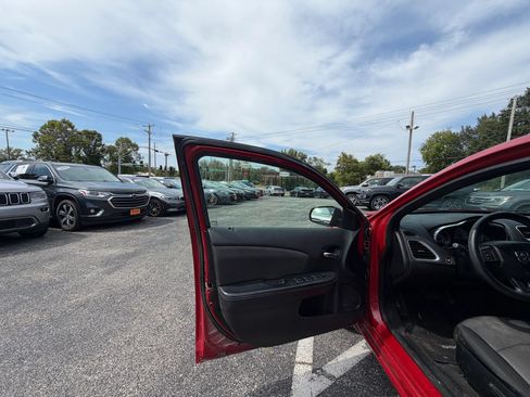 Used 2014 Dodge Avenger SE FWD image 8