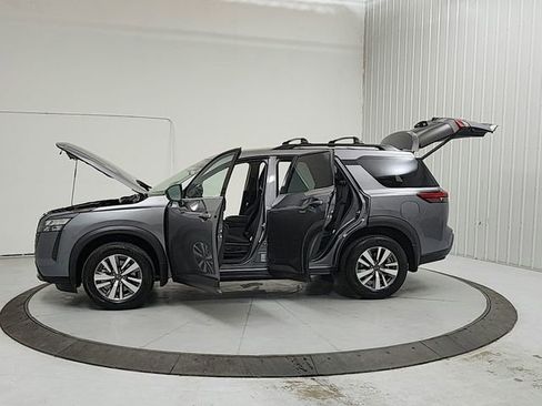 New 2026 Nissan Pathfinder SL FWD image 12