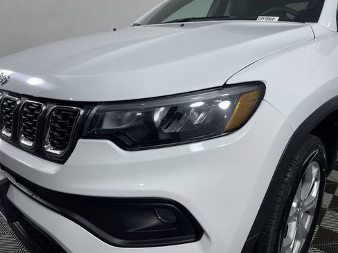 Used 2024 Jeep Compass Latitude image 46