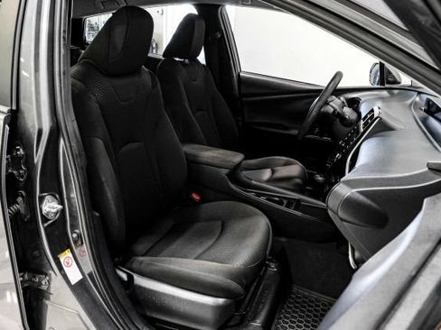 Used 2020 Toyota Prius LE FWD image 30