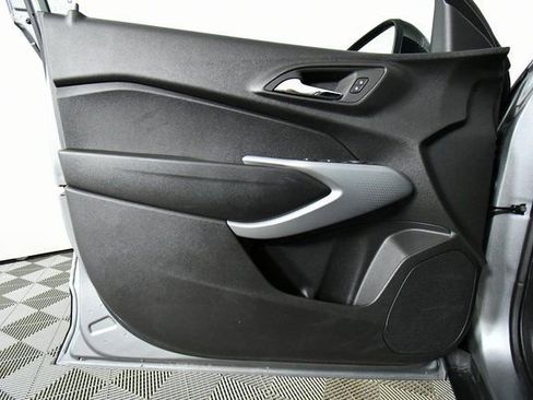 Used 2025 Chevrolet Trax RS w/ Driver Confidence Package image 21