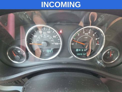 Used 2015 Jeep Wrangler Unlimited Rubicon w/ Connectivity Group AWD/4WD image 4