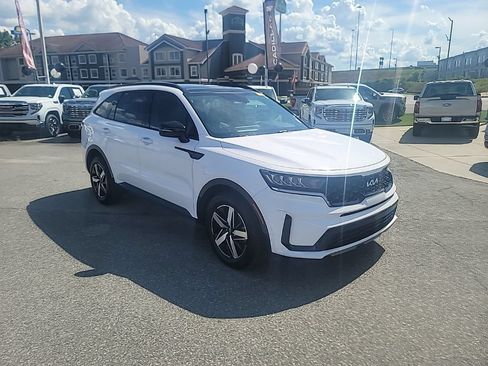 Certified 2022 Kia Sorento S w/ Panoramic Sunroof Package FWD image 1