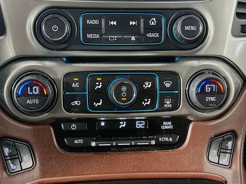 Used 2015 Chevrolet Tahoe LTZ AWD/4WD image 24