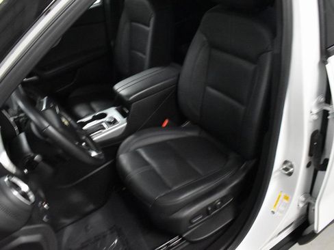 Used 2022 Chevrolet Blazer LT image 13