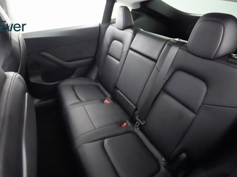 Used 2021 Tesla Model Y Performance image 10