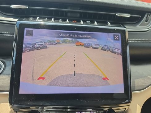Used 2021 Jeep Grand Cherokee L Limited AWD/4WD image 33