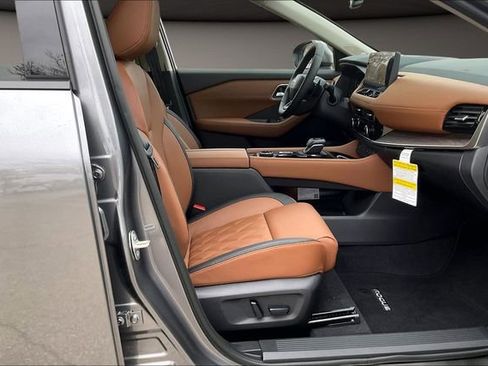 New 2026 Nissan Rogue Platinum w/ Platinum Premium Package image 11