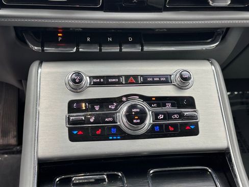 Used 2020 Lincoln Aviator Reserve w/ Equipment Group 202A image 29