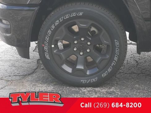 New 2026 RAM 1500 4x4 Crew Cab image 44