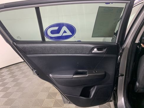 Used 2021 Kia Sportage LX image 30