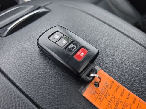 Used 2018 Toyota Highlander XLE AWD/4WD image 35