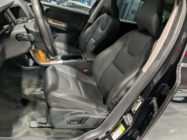 Used 2017 Volvo XC60 T6 Inscription w/ Climate Package AWD/4WD image 22