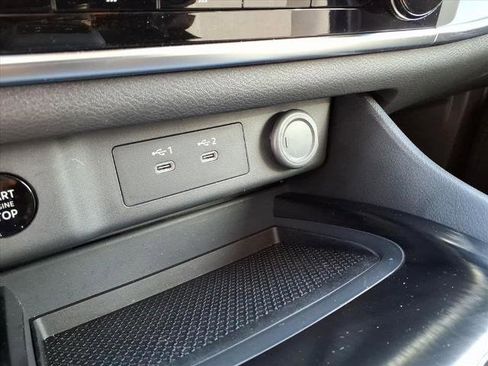 Used 2025 Nissan Rogue S AWD/4WD image 25