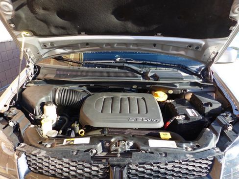 Used 2016 Dodge Grand Caravan SXT image 15