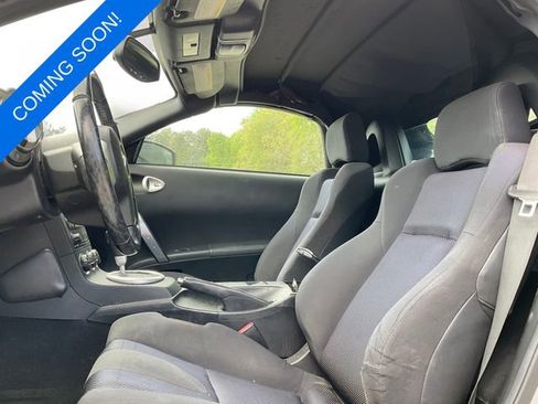 Used 2004 Nissan 350Z Enthusiast w/ Side Airbags Pkg image 3