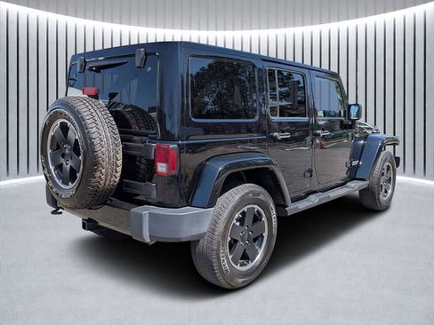 Used 2012 Jeep Wrangler Unlimited Sahara image 3