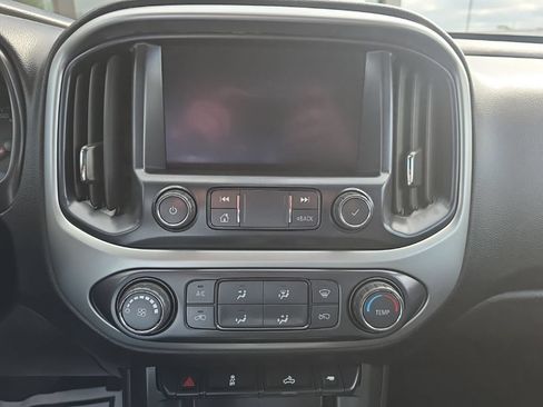 Used 2022 Chevrolet Colorado LT AWD/4WD image 22