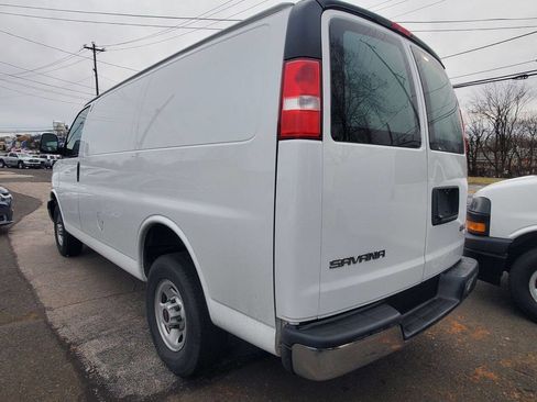 Used 2024 GMC Savana 2500 w/ Driver Convenience Package image 3