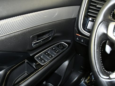 Used 2020 Mitsubishi Outlander SEL image 33