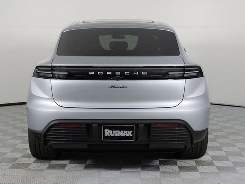 New 2026 Porsche Macan Electric image 6